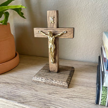 Load image into Gallery viewer, 5.5&quot; Brown Wood Standing Crucifix