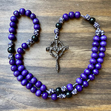 Load image into Gallery viewer, Purple Camo Paracord Purple/Black Wood Beads Rosary