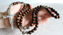 Load image into Gallery viewer, Camo Paracord Brown Wood &amp; Rose Beads Rosary
