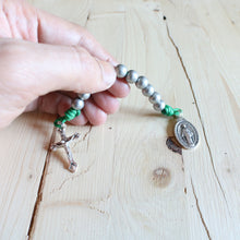 Load image into Gallery viewer, Green &amp; Gray Pocket Rosary