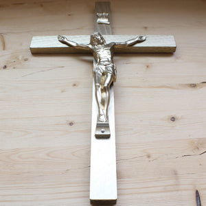 13" Gold Wood Wall Crucifix